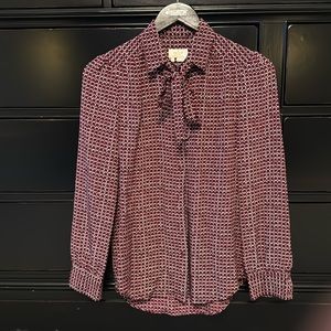 Kate Spade 100% silk blouse size XS burgundy/navy blue pattern silk tie